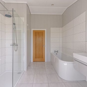 Wellington Lodge Bathroom